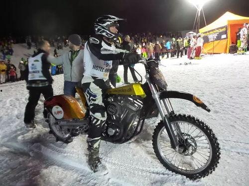 骑摩托吃瓜,一场别开生面的夏日骑行之旅