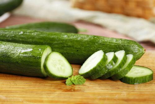 吃瓜和吃豆哪个营养高,吃瓜与吃豆，谁更胜一筹？